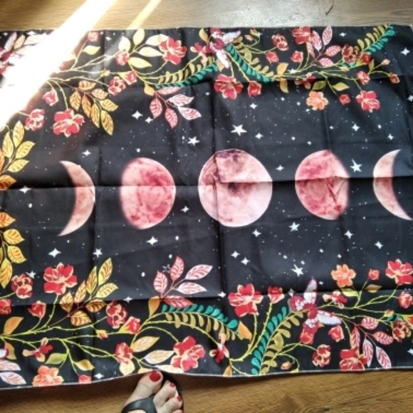 Phases of the Moon Floral Nighttime Wall Tapestry - Picture 4 of 5